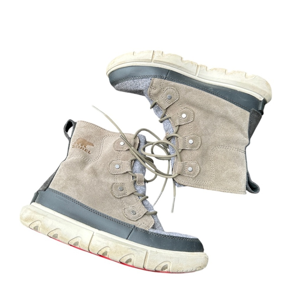 Sorel Womens Boots in Gray with green laces size 6.5